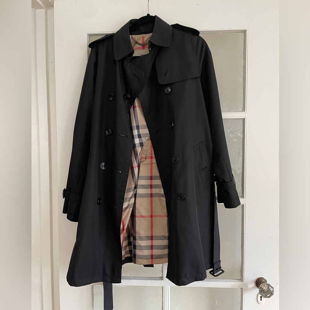 Burberry Black Trench Coat 8R Barkstone